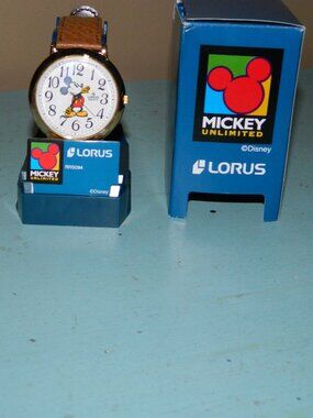 VTG Lorus Disney Mickey Mouse Watch RRS094 Brown Band New Old Stock